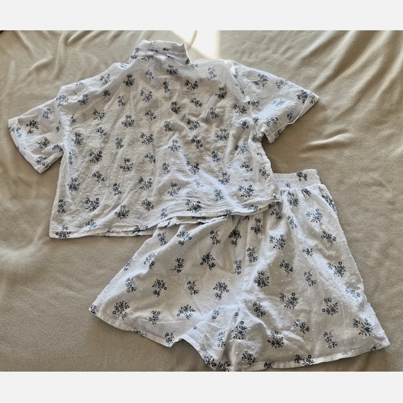 YLLW ROSY FLORAL SHORT SLEEVE SHIRT & SHORTS SET FRENCH FLORETS YELLOW THE LABEL - Picture 3 of 11